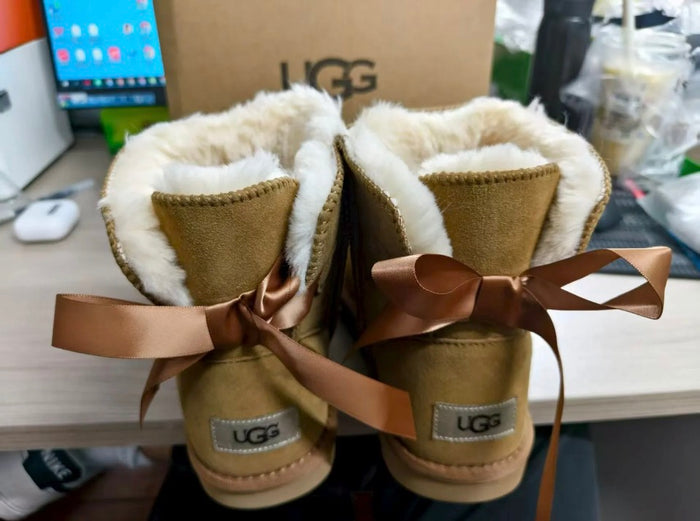 Bow UGGS On Sale💕💕