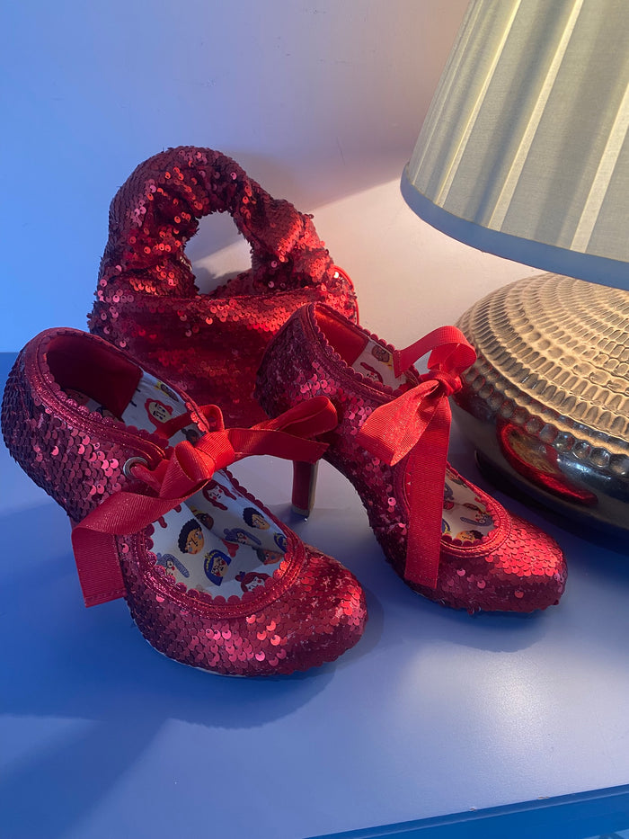 Hollywood (Red Sequins)