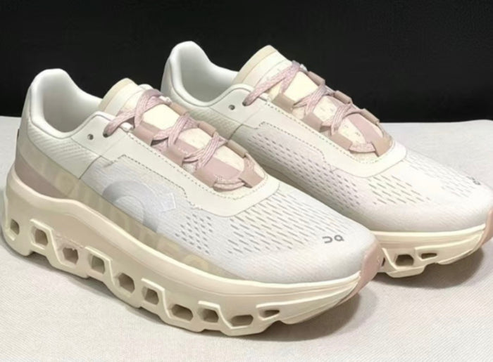 On Cloud Women’s Tennis Shoes