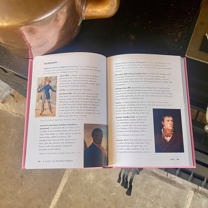 A Guide to Regency Dress by Hilary Davidson (HB)