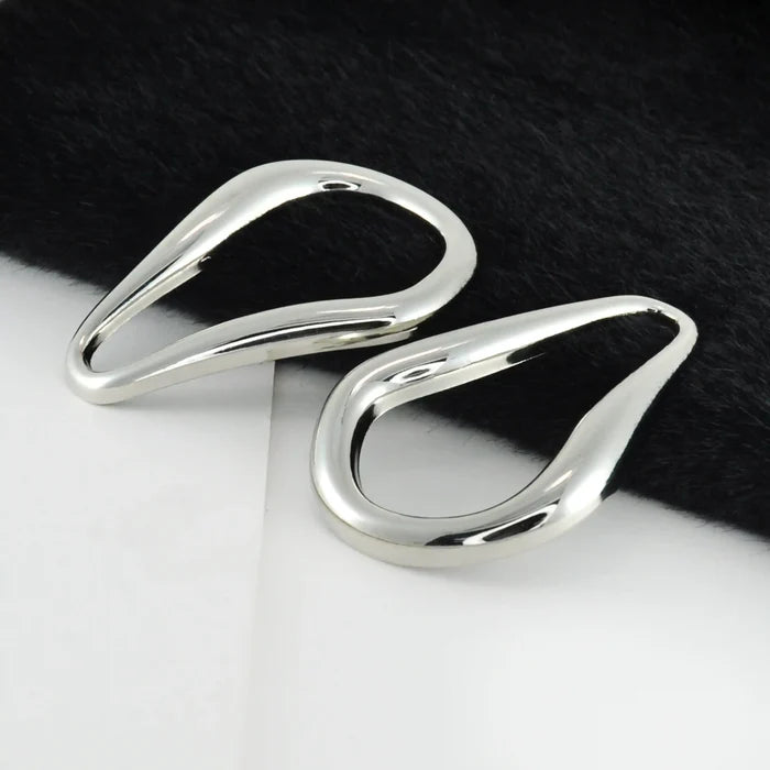 Abstract Loop Buckle