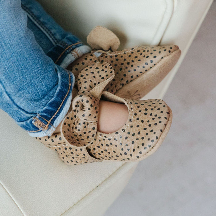 Almond Speckles Knotted Bow Baby Shoe - Babies in Bloom