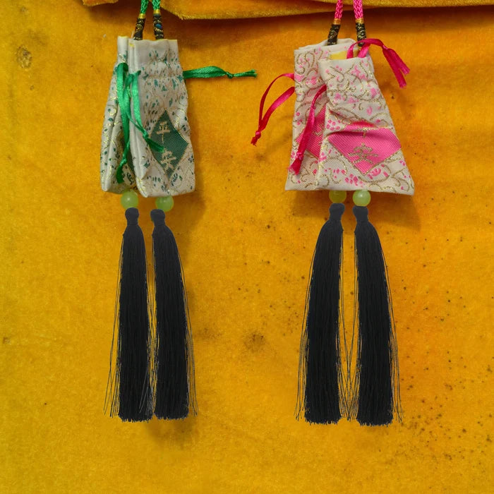Black Tassel