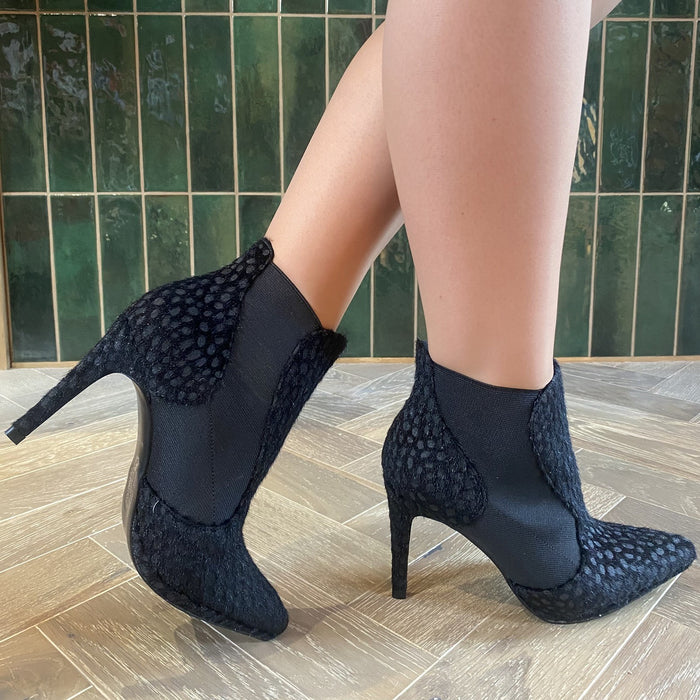 Blair (Appaloosa Black)