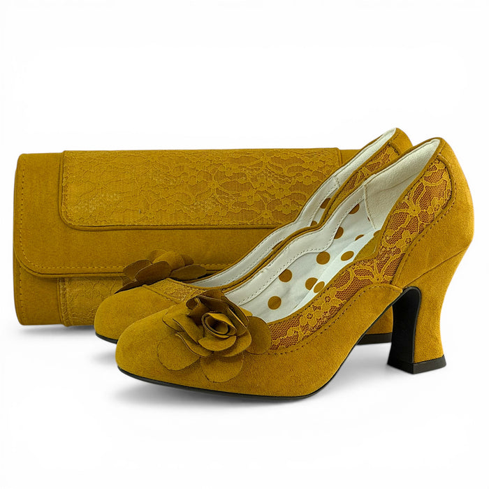 Chrissie (Ochre)
