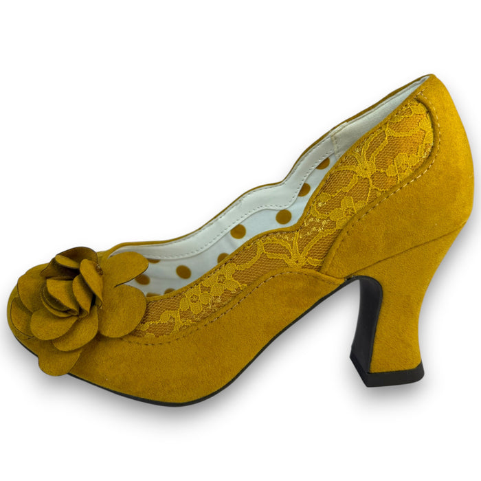 Chrissie (Ochre)