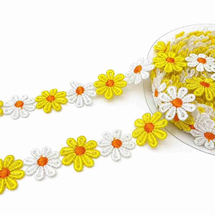 Daisy Chain Embroidery Trim