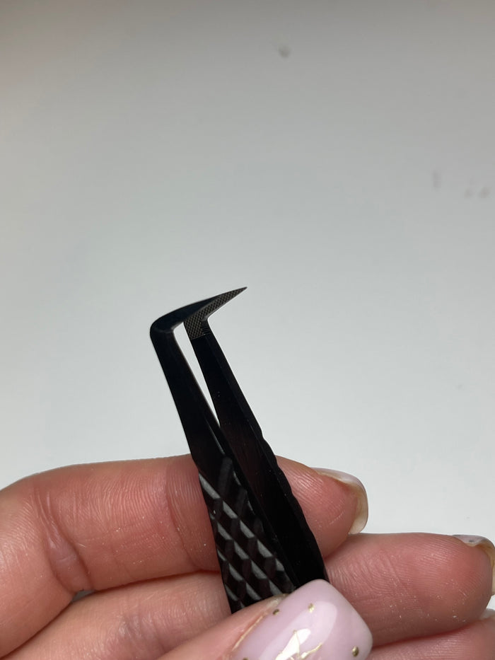 Fan doll tweezer