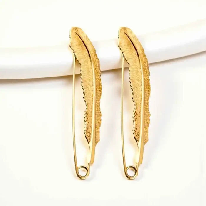 Ani Accessories saree safety pins designed for securing pallu and dupatta with elegance, perfect for ethnic wear & western wear. Feather Style Safety Pin Brooch.