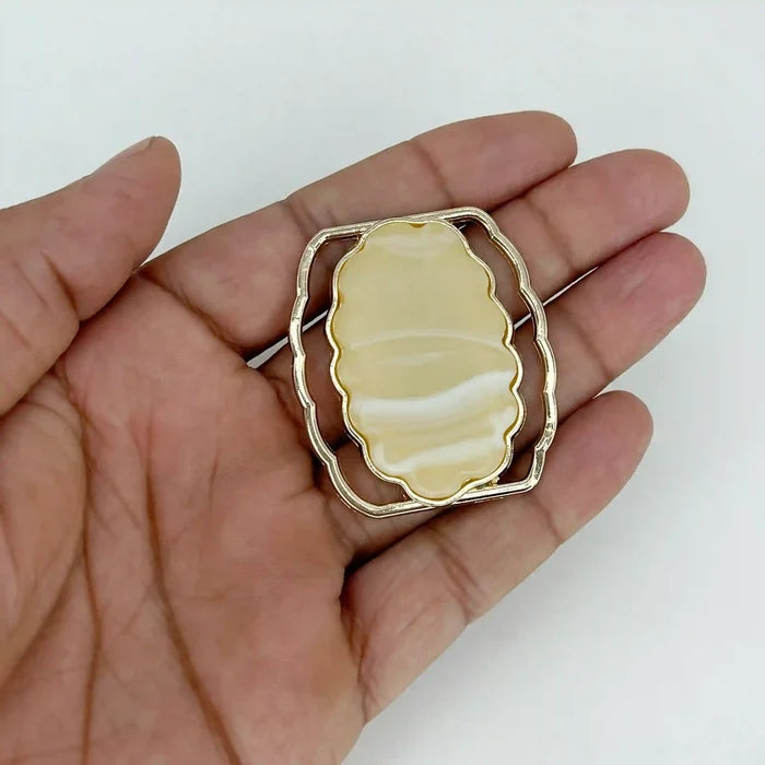 Floating Open-Frame Buckle