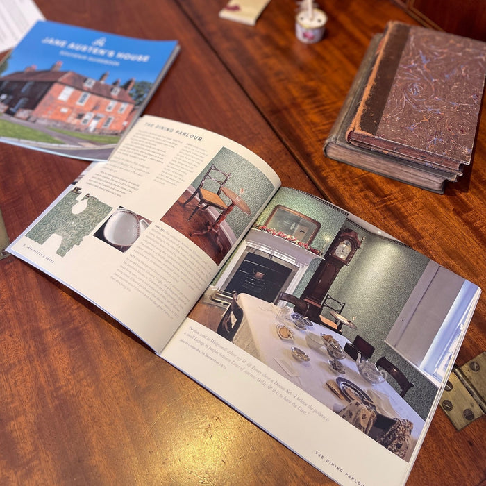 Gift Admission: 1 Adult + Souvenir Guide Book