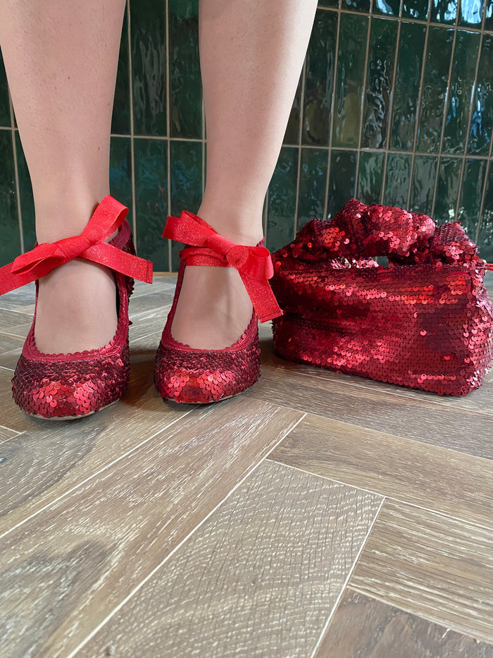 Hollywood (Red Sequins)