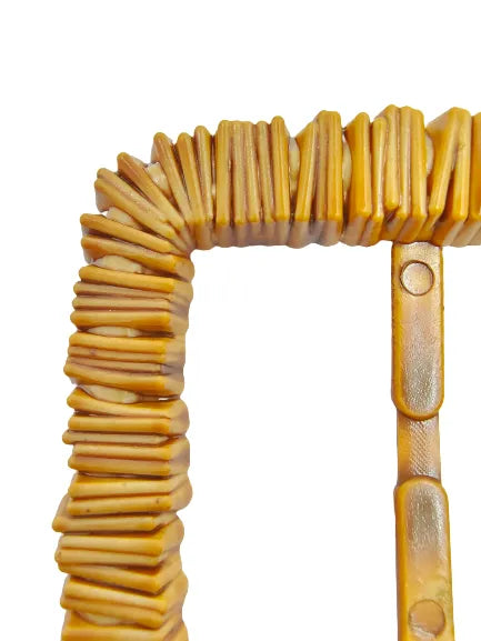 Ani Accessories Imitation raffia square buckle with stacked strip texture Zooming corner image of the buckle.