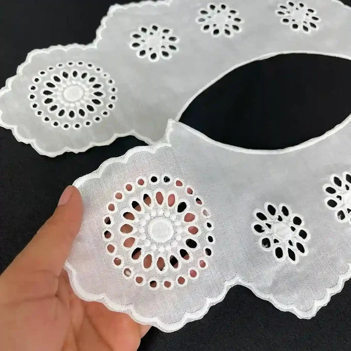 Jabot Peter Pan Collar