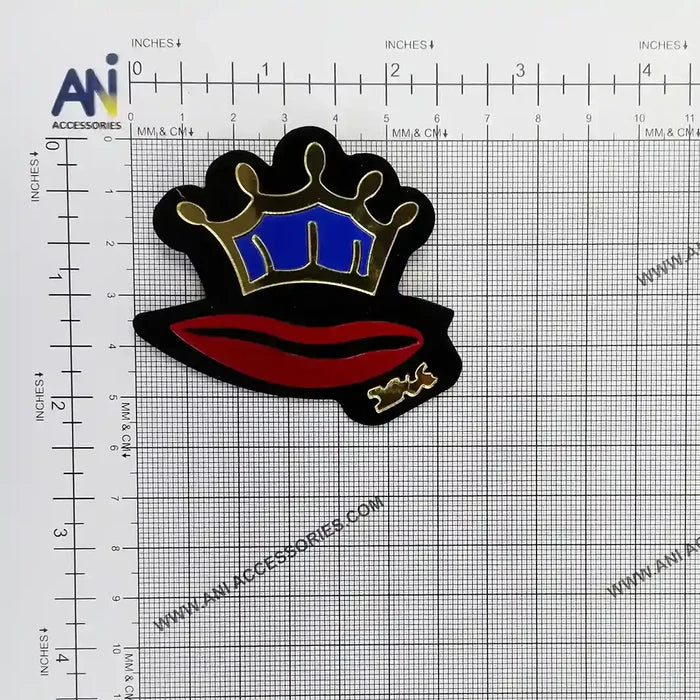 Kiss the Crown Brooch Pin