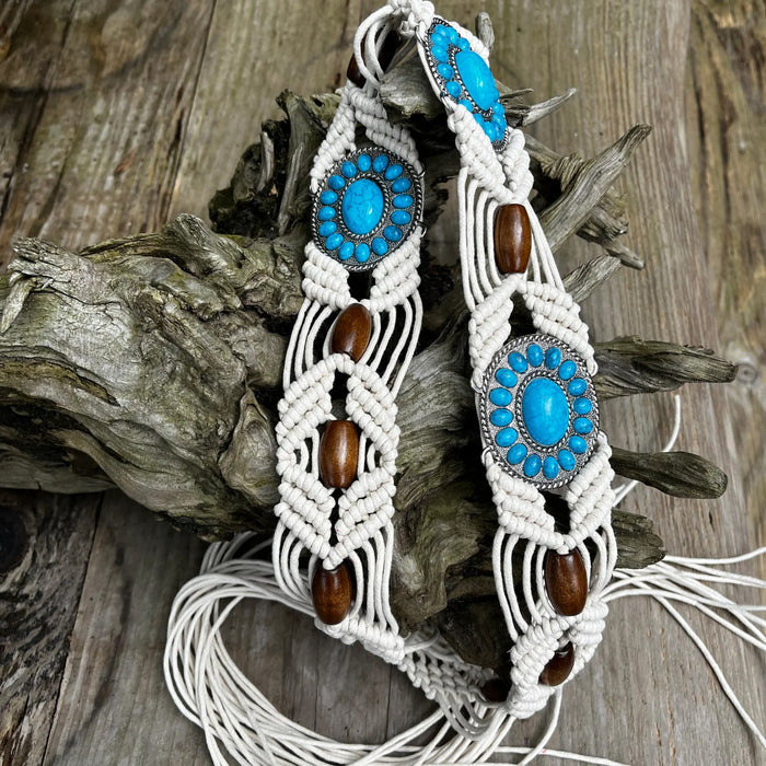 Women’s belt by Ani Accessories displayed on a wood with beautifully crafted macrame-inspired details for everyday outfits.
