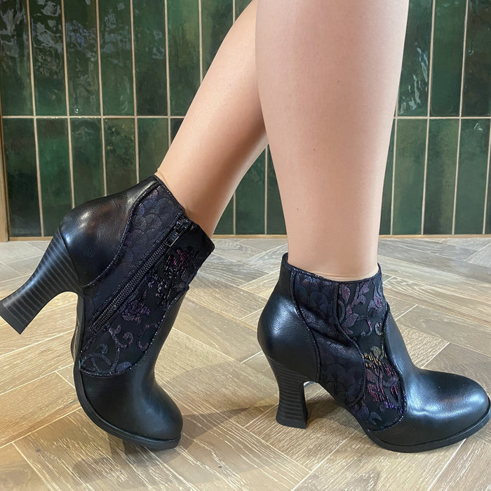 Leighton (Black)