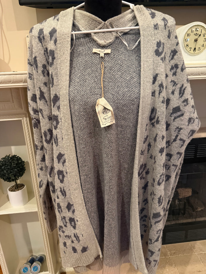 New Easel Cardigan size small