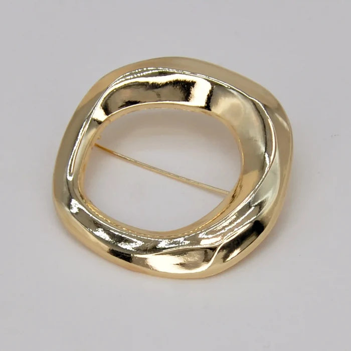 Organic Wavy Circle Brooch
