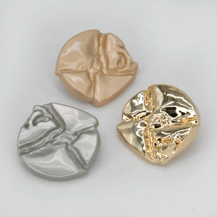 Organic Wavy Cutout Button | 18mm(28L), 20mm(31L) & 23mm(36L)