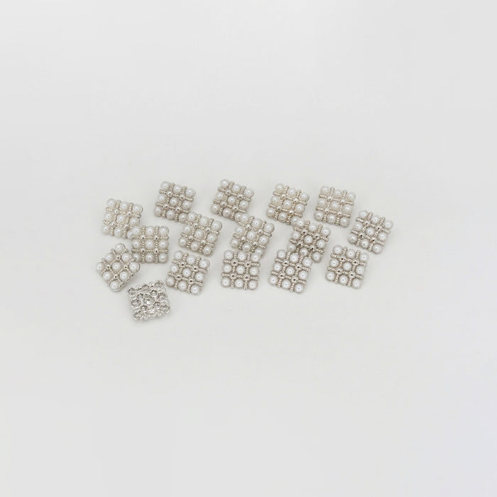 Silver / 15mm(24L) / 50 Buttons