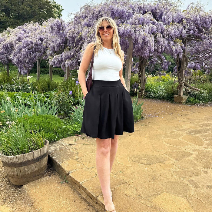 Toni, 5'7" - Size D