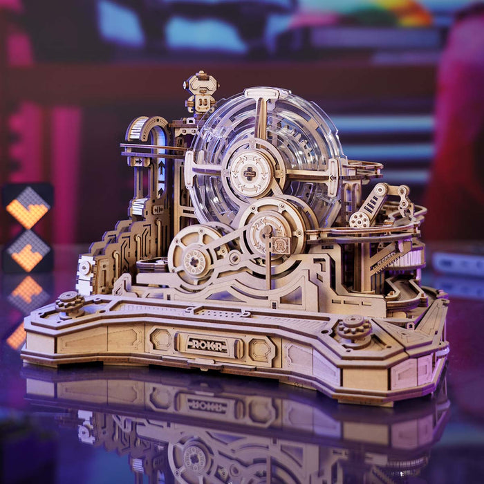 ROKR Gear Ball Challenge 3D wooden puzzle, detail close-up EGC01