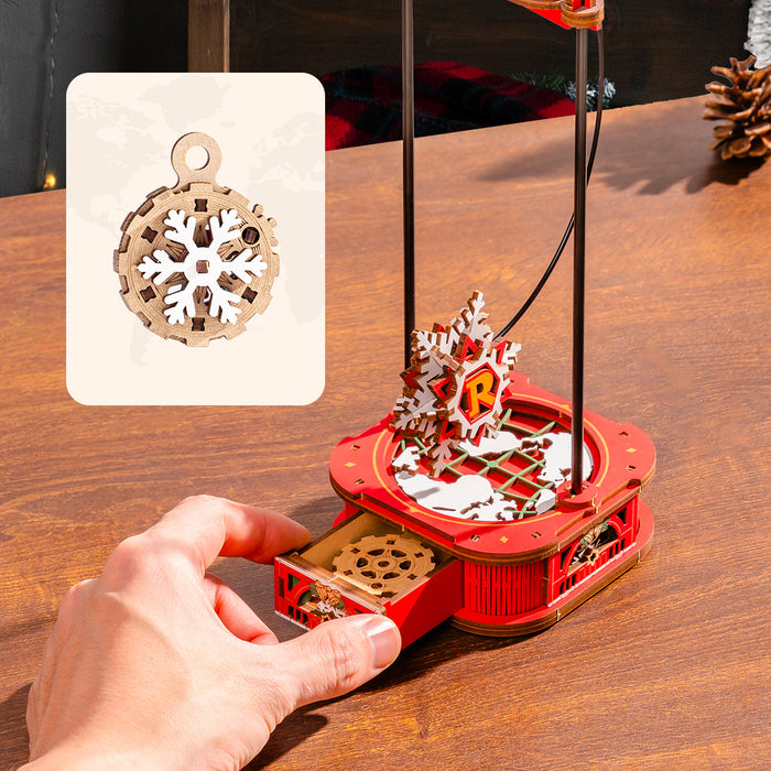 ROKR Santa on Sleigh Pendulum Balance Toy 3D Puzzle MCD05 3D wooden puzzle model, detail of decorative elements and finish