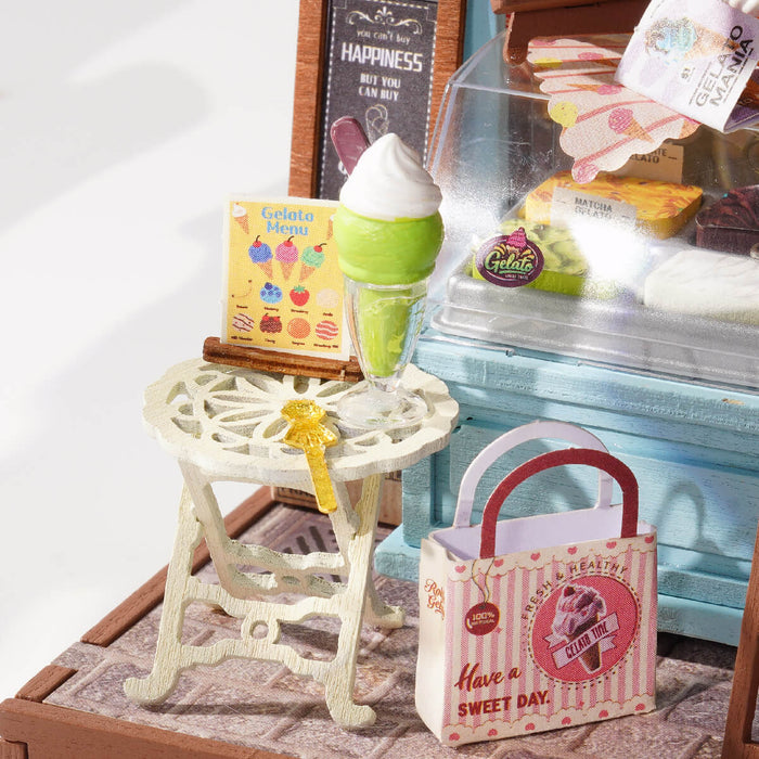 Rolife Gelato Stall Miniature House DS052 DIY miniature house kit, top-down view of layout and arrangement