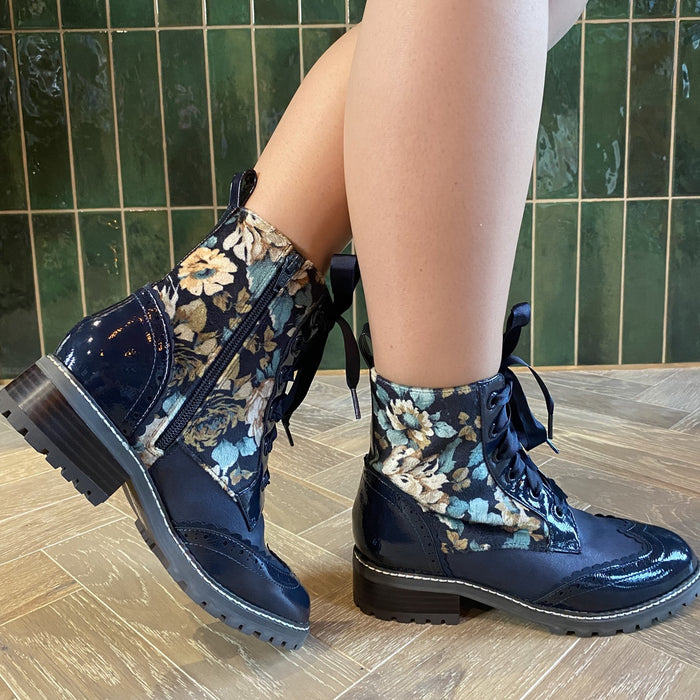 Sante (Navy Floral)