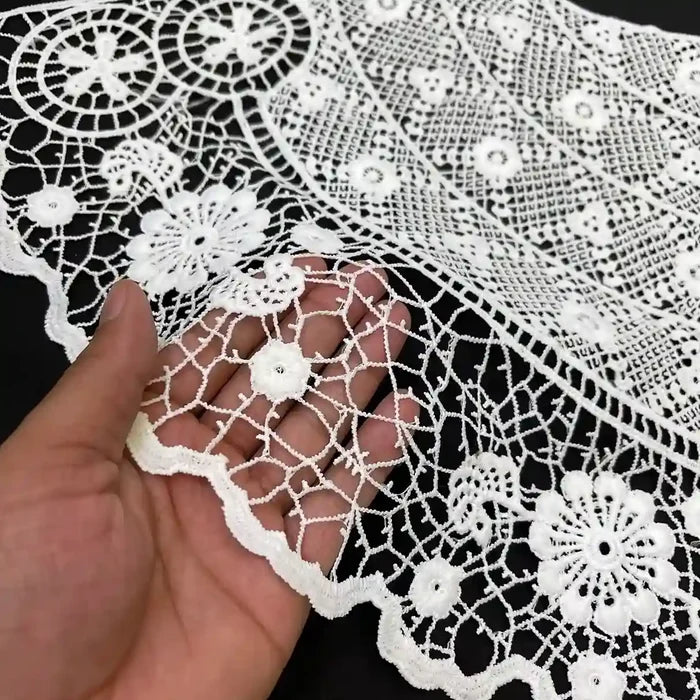Scallop Design Guipure Lace Collar