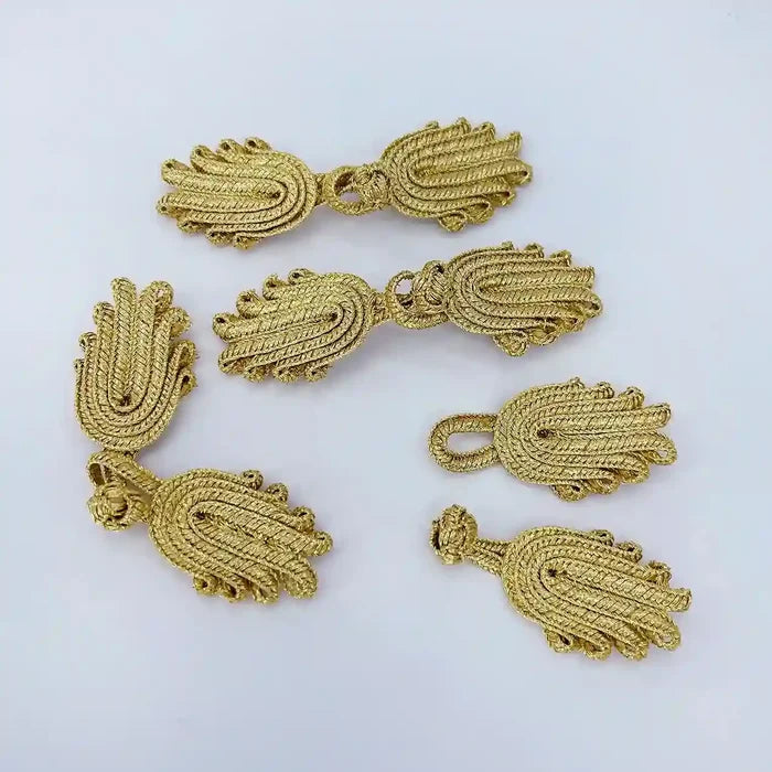 Scalloped Leaf Frog Closure Buttons