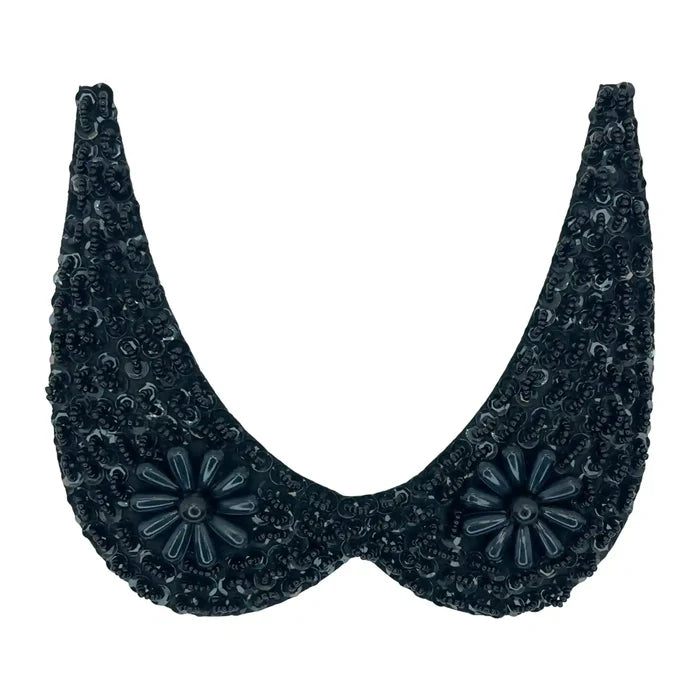 Scalloped Peter Pan Collar Neckline Applique
