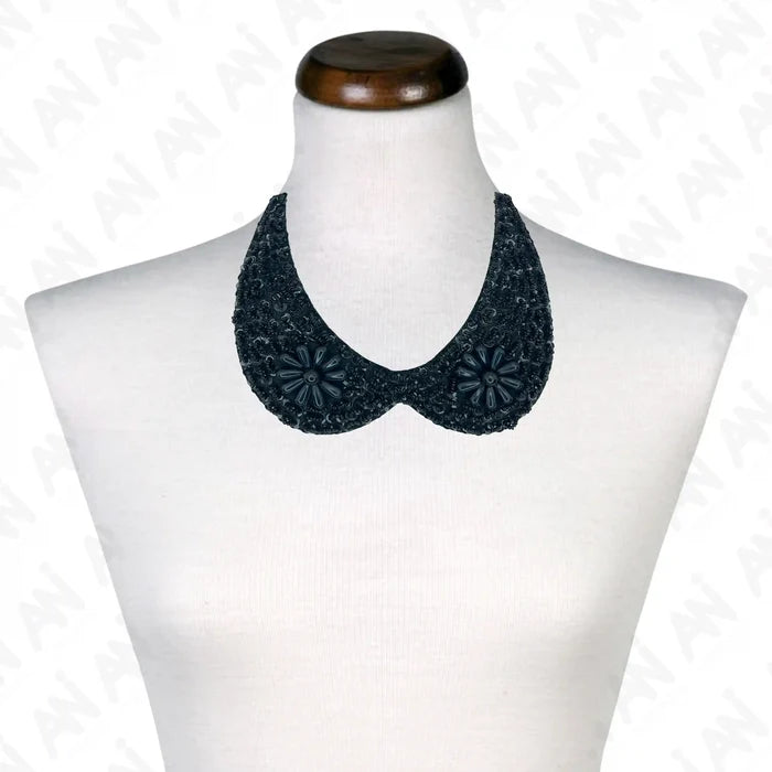 Scalloped Peter Pan Collar Neckline Applique