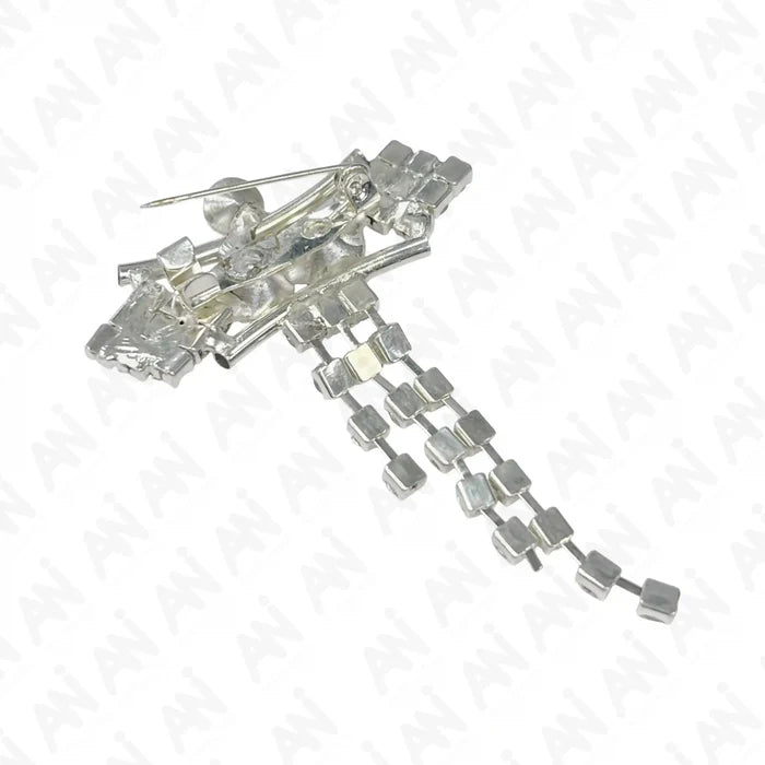 Shiny Silver Rhinestone & Crystal Brooch for Enhance Fashion with a unique design and sparkling details