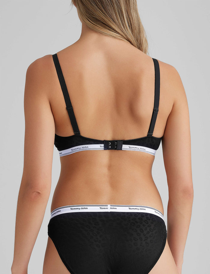 Signature Comfort Lace Triangle Bralette::Black Lace