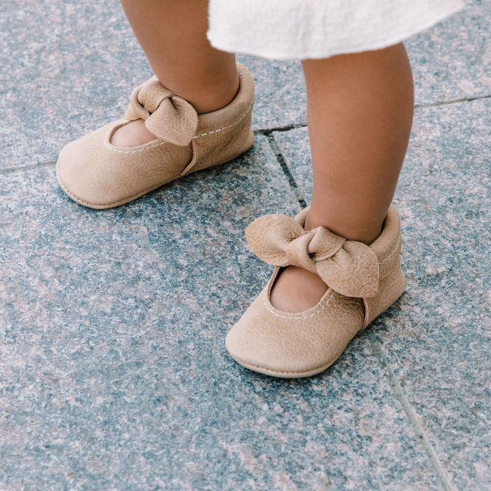 Weathered Brown Knotted Bow Baby Shoe - Babies in Bloom