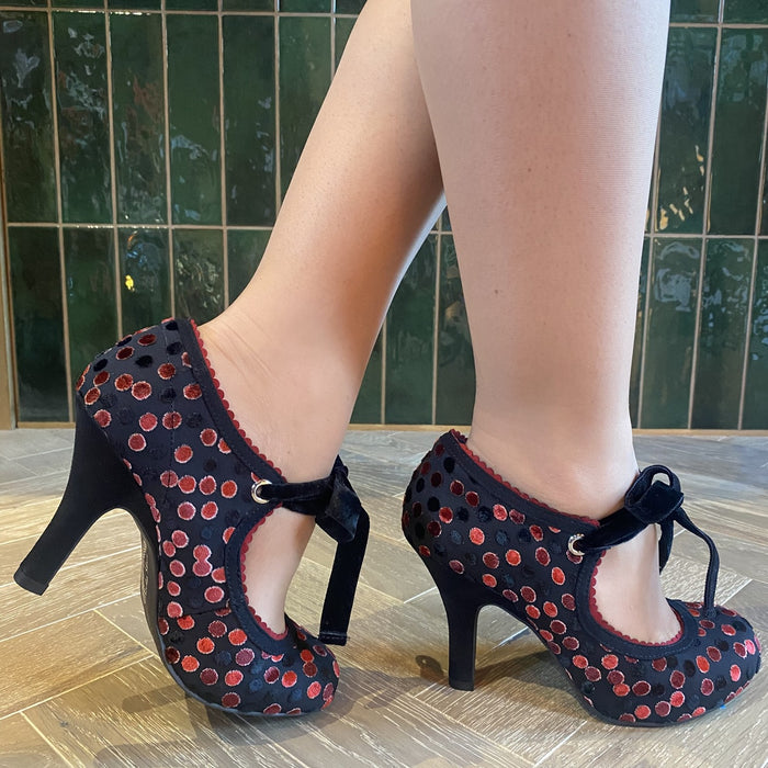 Willow (Red Noir)